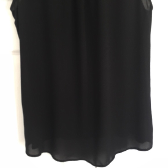 Long Sleeveless Blouse - Picture 8 of 9